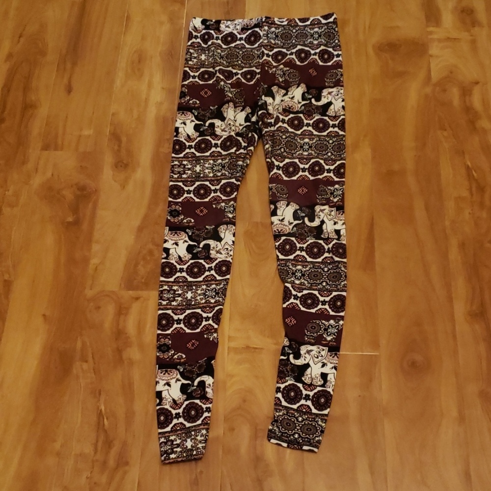 Black and  Maroon elephant leggings